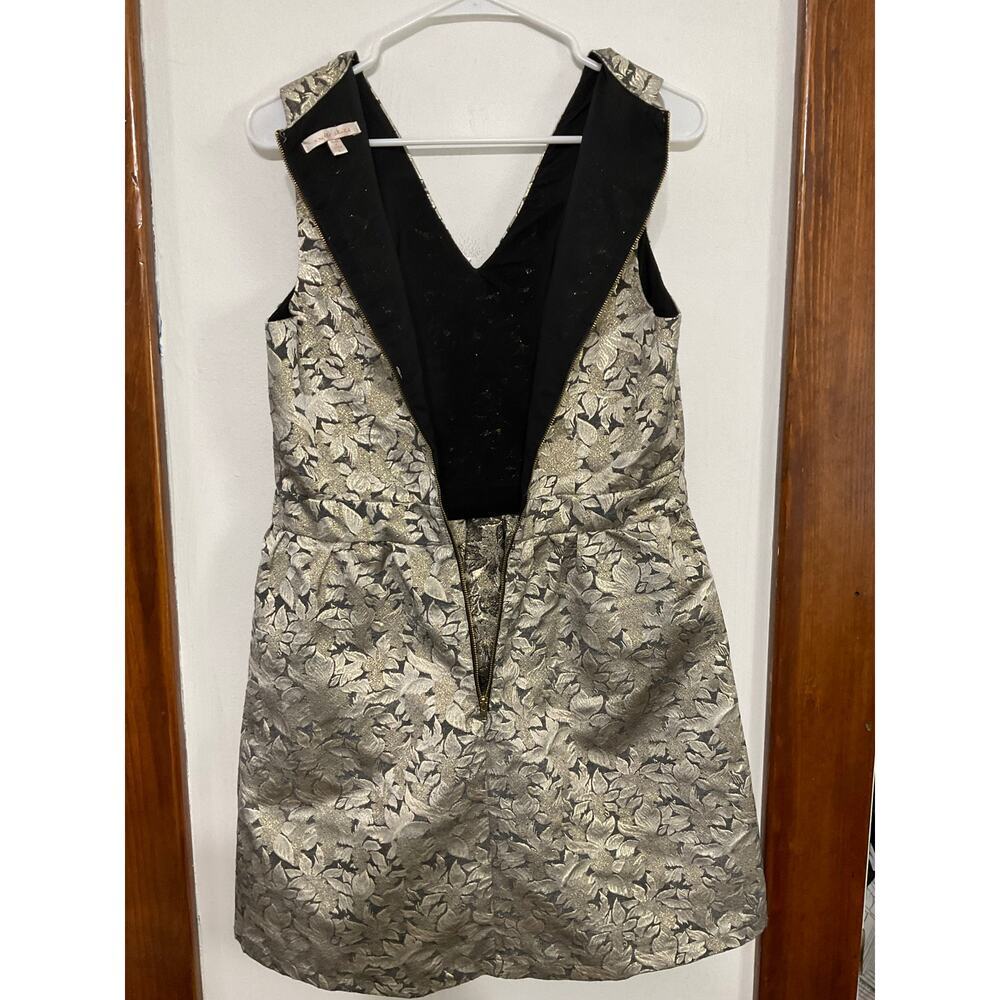 Under Skies Gold Leaves Cocktail Mini Dress Sz Large Sleeveless V-Neck Metallic - Picture 4 of 8